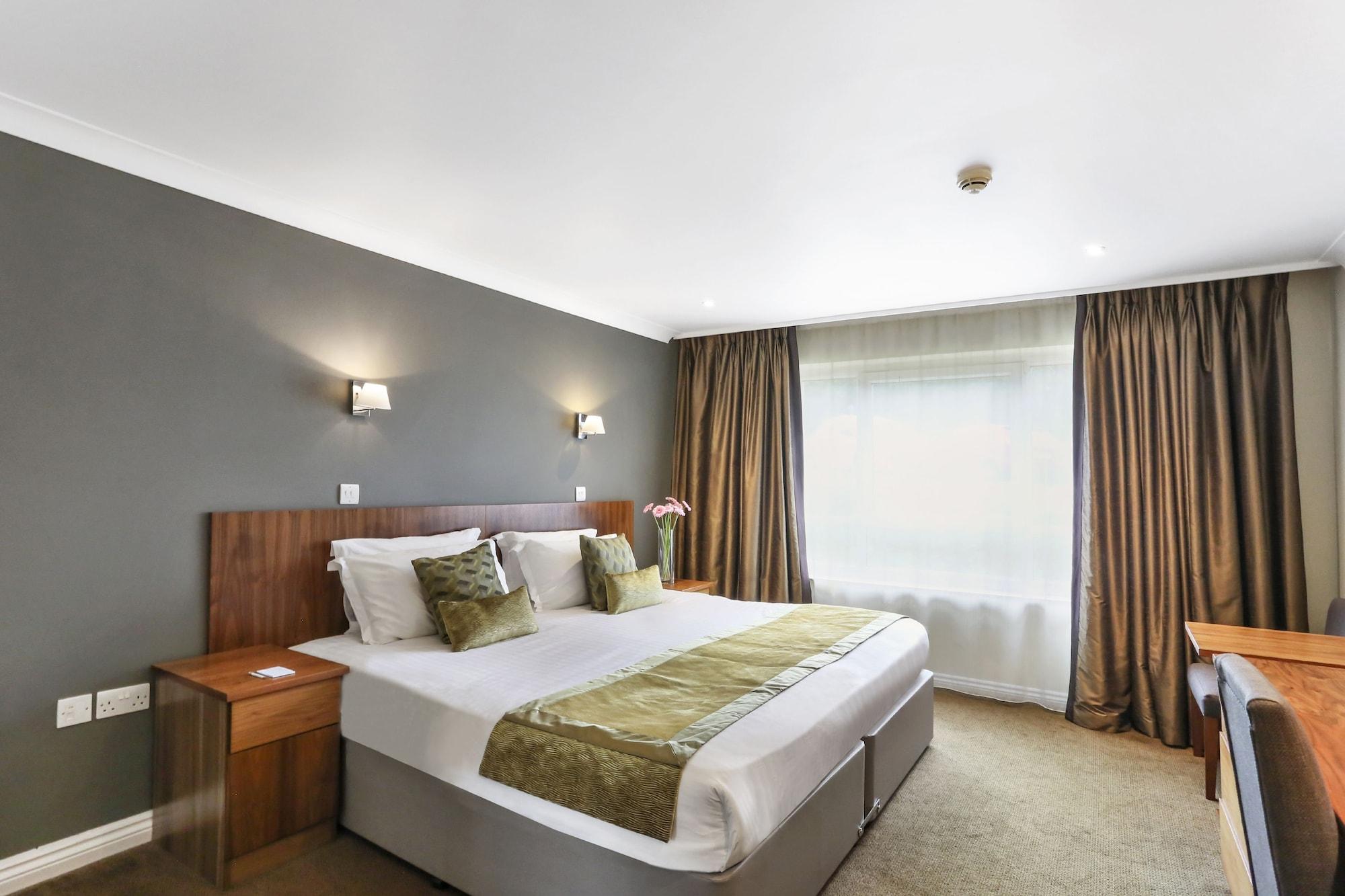 โรงแรมสโต๊คบายเนย์แลนด์กอล์ฟแอนด์สปา Leavenheath ภายนอก รูปภาพ
