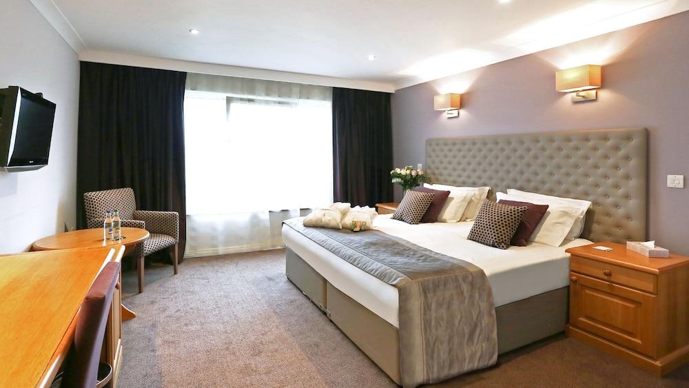 โรงแรมสโต๊คบายเนย์แลนด์กอล์ฟแอนด์สปา Leavenheath ภายนอก รูปภาพ