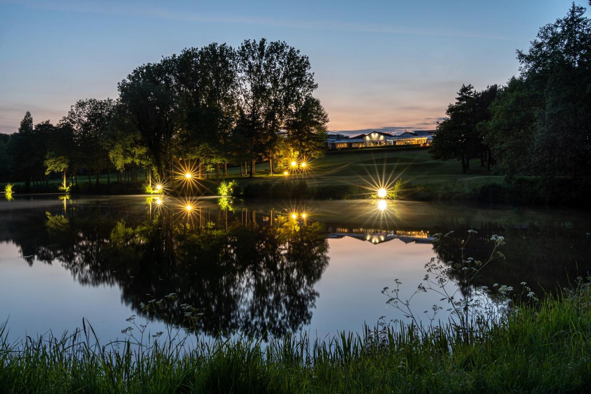 โรงแรมสโต๊คบายเนย์แลนด์กอล์ฟแอนด์สปา Leavenheath ภายนอก รูปภาพ
