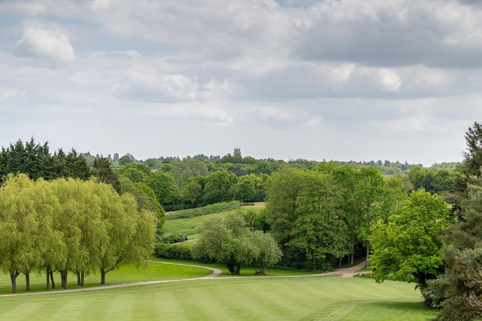 โรงแรมสโต๊คบายเนย์แลนด์กอล์ฟแอนด์สปา Leavenheath ภายนอก รูปภาพ