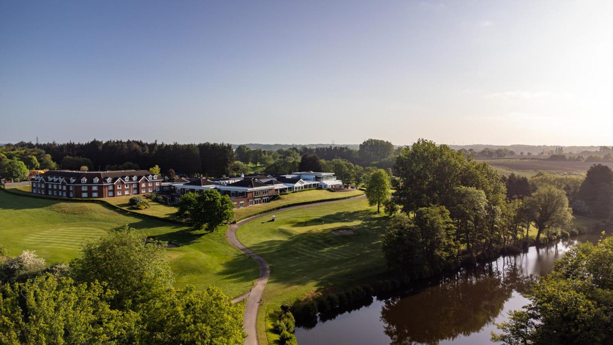 โรงแรมสโต๊คบายเนย์แลนด์กอล์ฟแอนด์สปา Leavenheath ภายนอก รูปภาพ