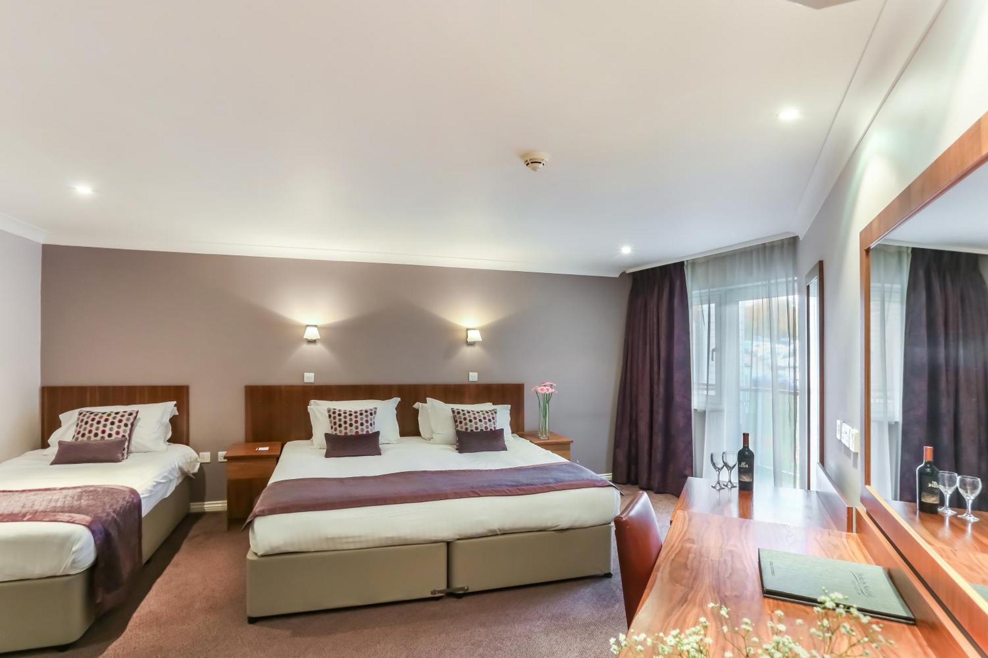 โรงแรมสโต๊คบายเนย์แลนด์กอล์ฟแอนด์สปา Leavenheath ห้อง รูปภาพ